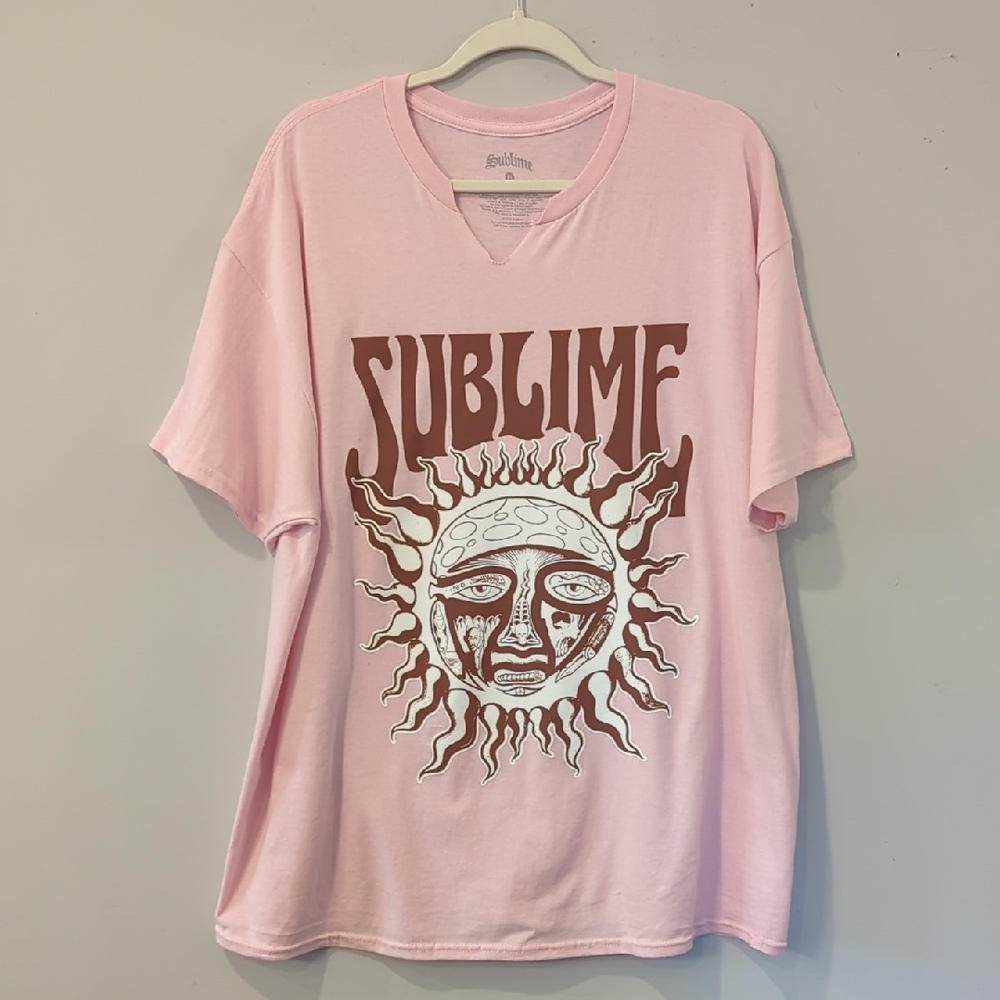 Sublime Sun Graphic Tee in‎ Light Pink XL